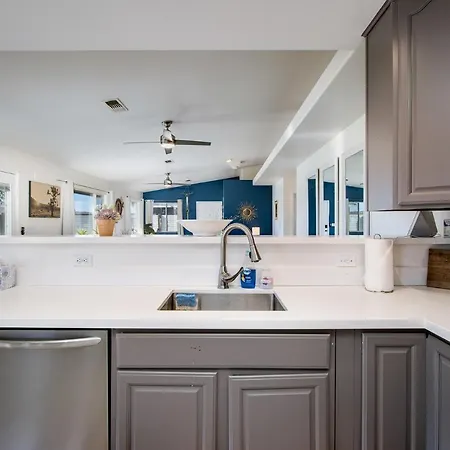 Sapphire Haven + Casita! Pool + Spa + Movie Theatre + 10 Min To Monument! Joshua Tree Exterior photo