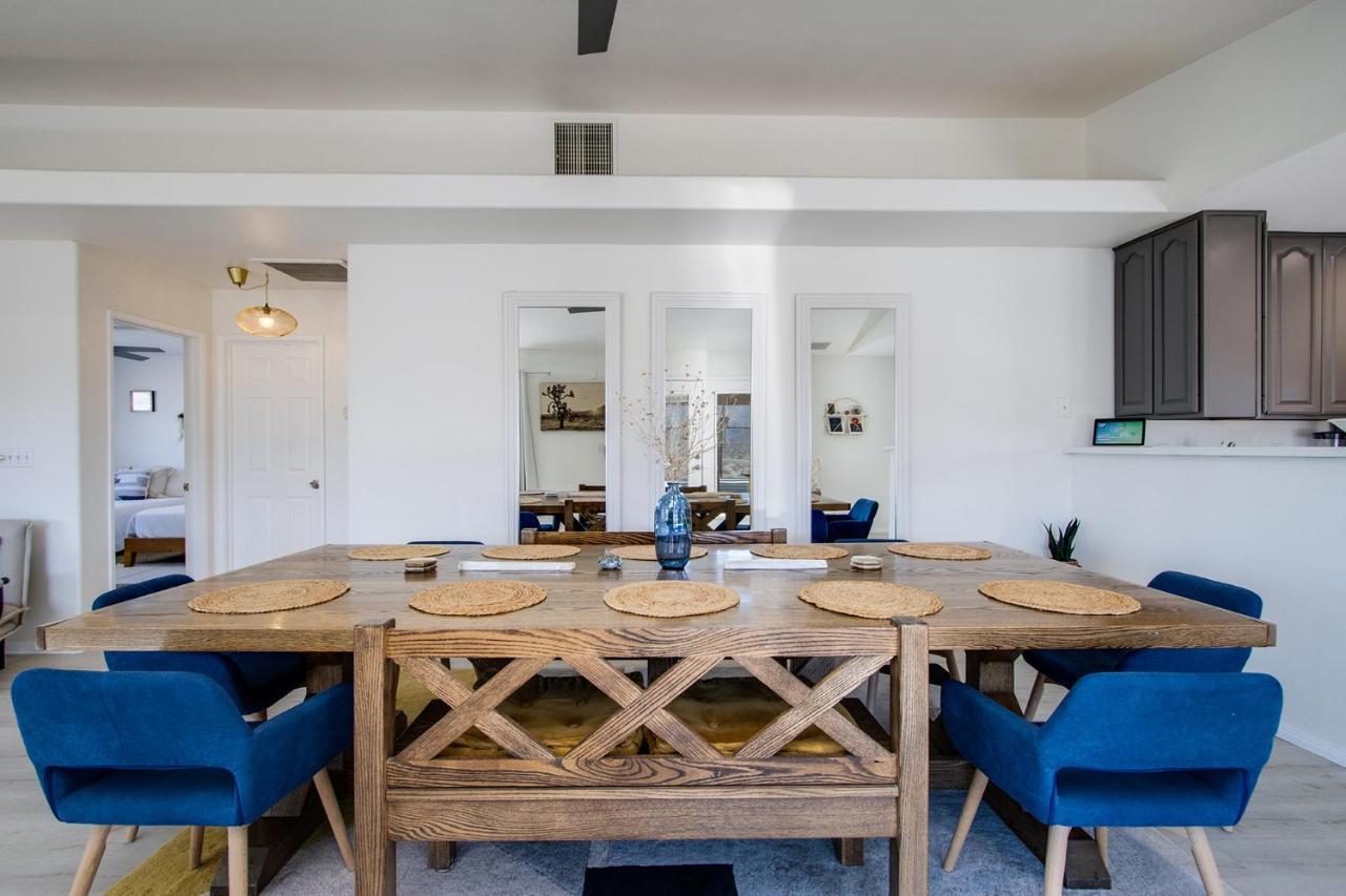 Sapphire Haven + Casita! Pool + + Movie Theatre + 10 Min To Monument! Holiday home Joshua Tree