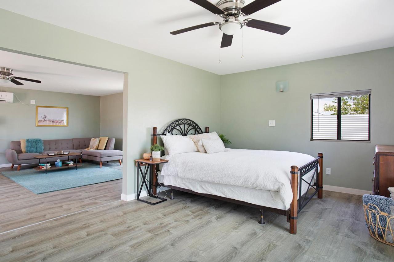 Holiday home Sapphire Haven + Casita! Pool + + Movie Theatre + 10 Min To Monument!