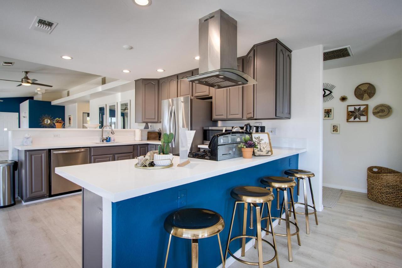 Holiday home Sapphire Haven + Casita! Pool + + Movie Theatre + 10 Min To Monument! Joshua Tree