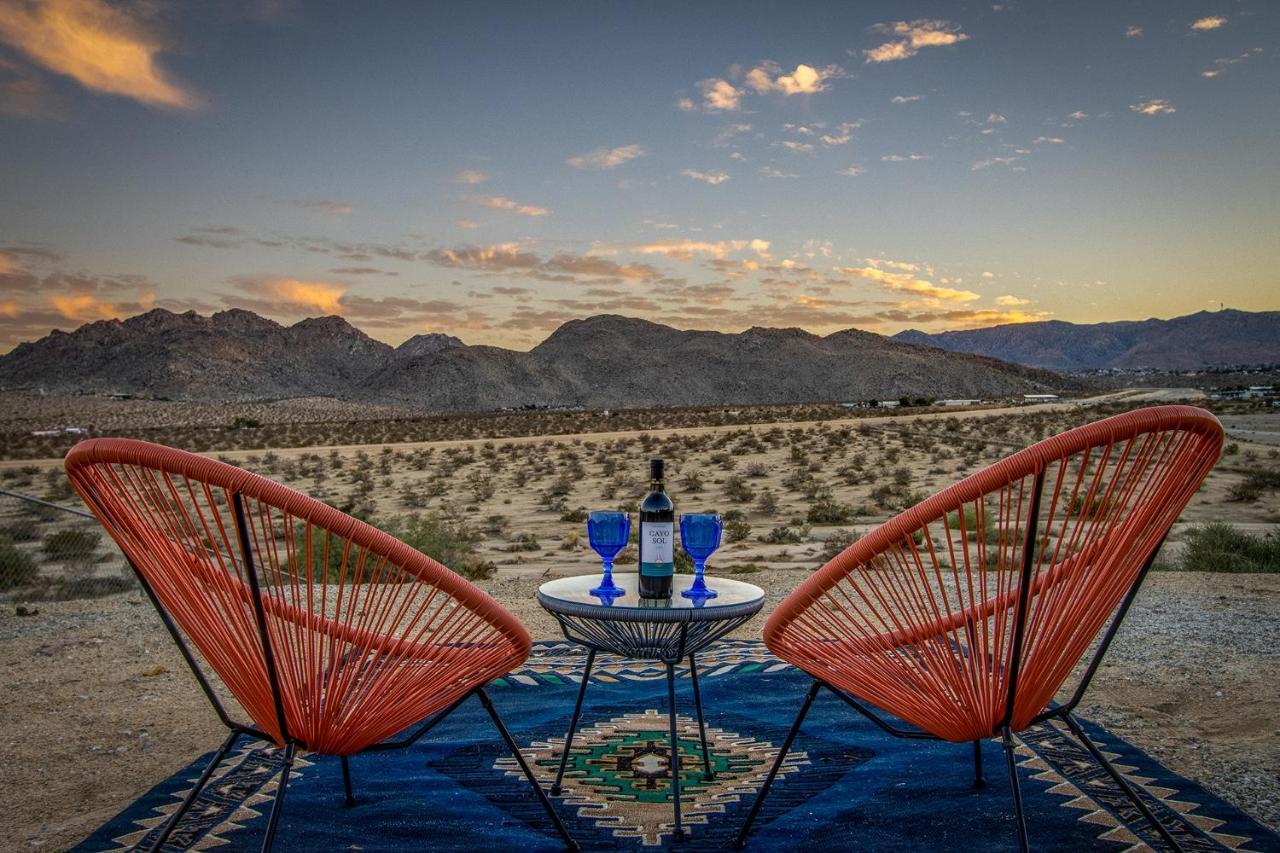 Holiday home Sapphire Haven + Casita! Pool + + Movie Theatre + 10 Min To Monument! Joshua Tree
